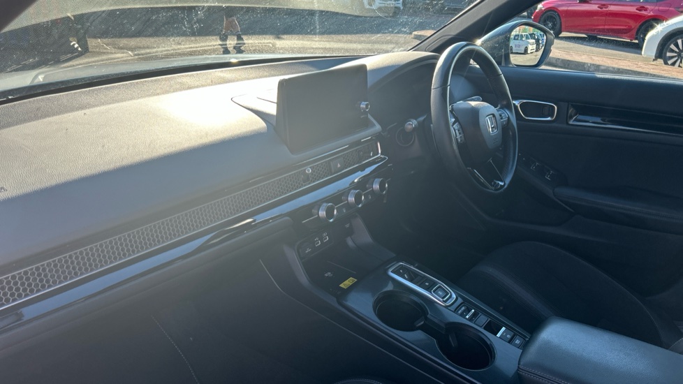 Honda Civic 2.0 eHEV Advance 5dr CVT Hybrid Hatchback - Image 2