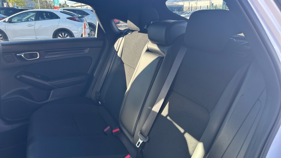 Honda Civic 2.0 eHEV Advance 5dr CVT Hybrid Hatchback - Image 8