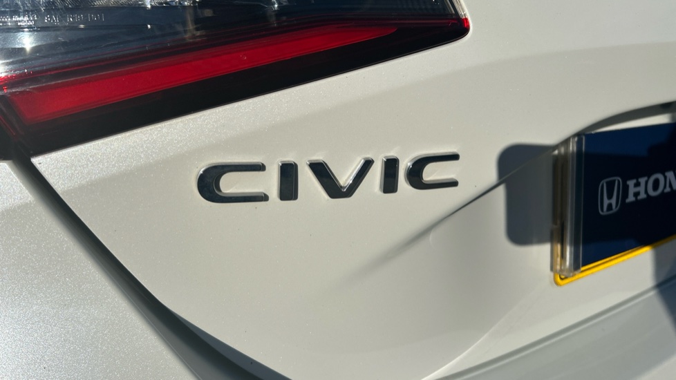 Honda Civic 2.0 eHEV Advance 5dr CVT Hybrid Hatchback - Image 13
