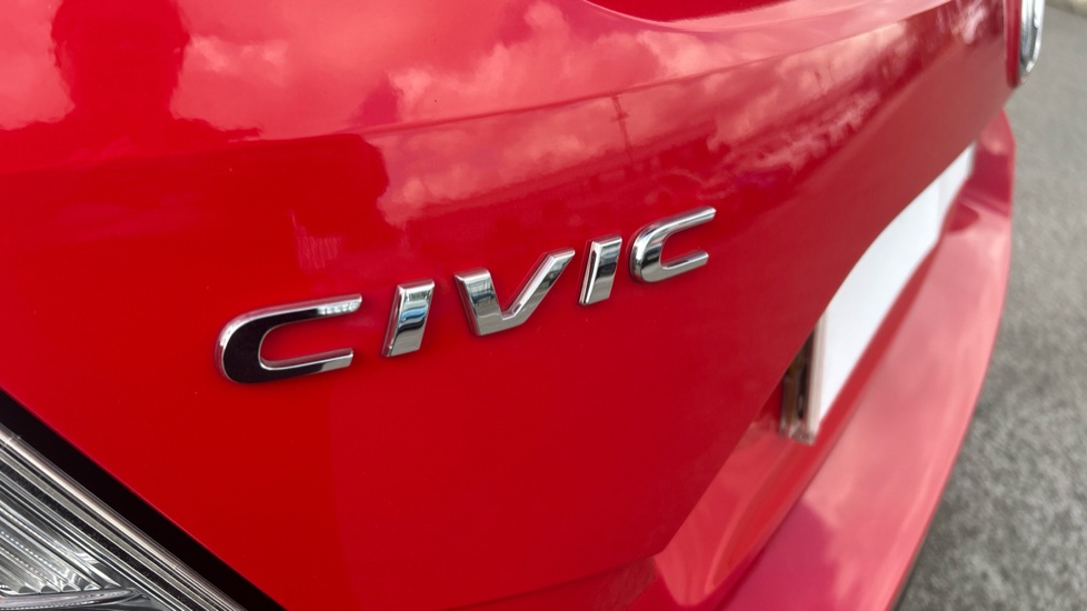 Honda Civic 1.5 VTEC Turbo Sport Plus 5dr Petrol Hatchback - Image 37