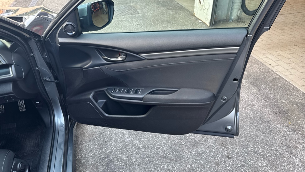 Honda Civic 1.6 i-DTEC SR 5dr Diesel Hatchback - Image 24