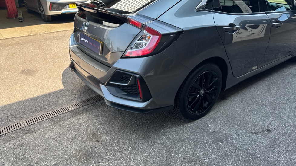 Honda Civic 1.6 i-DTEC SR 5dr Diesel Hatchback - Image 36
