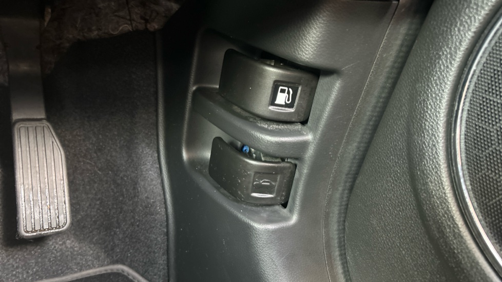 Honda HR-V 1.5 i-VTEC SE CVT 5dr Petrol Hatchback - Image 22