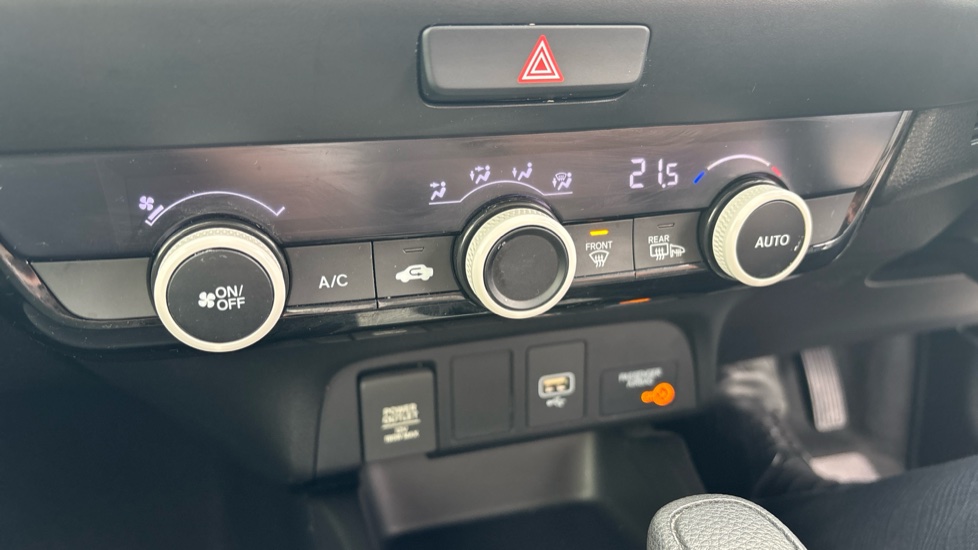 Honda Jazz 1.5 i-MMD Hybrid SE 5dr eCVT Hybrid Hatchback - Image 30