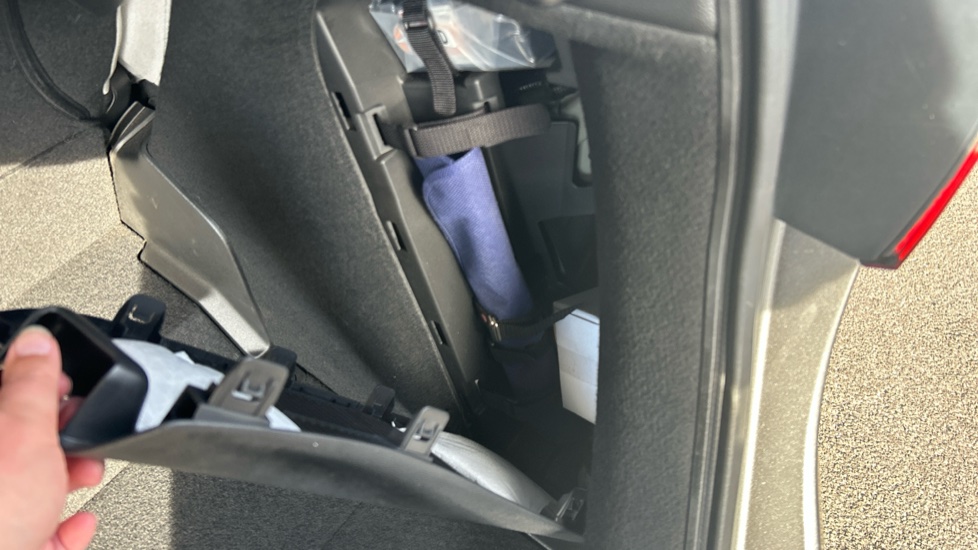Honda Jazz 1.5 i-MMD Hybrid EX 5dr eCVT Hybrid Hatchback - Image 34