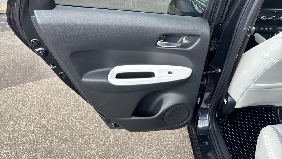 Honda Jazz 1.5 i-MMD Hybrid EX 5dr eCVT Hybrid Hatchback - Image 18