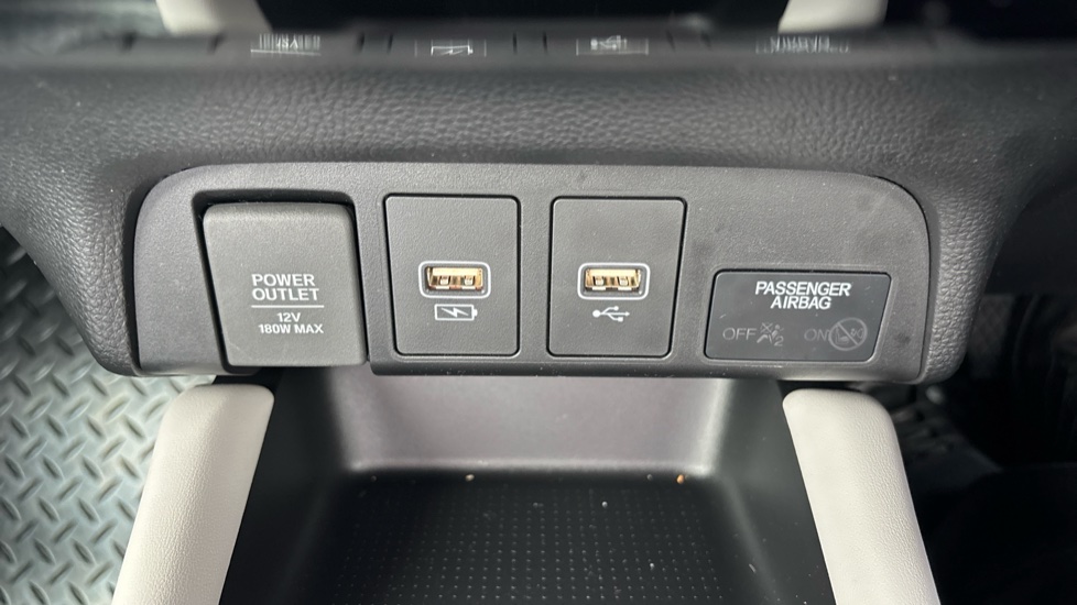 Honda Jazz 1.5 i-MMD Hybrid EX 5dr eCVT Hybrid Hatchback - Image 39