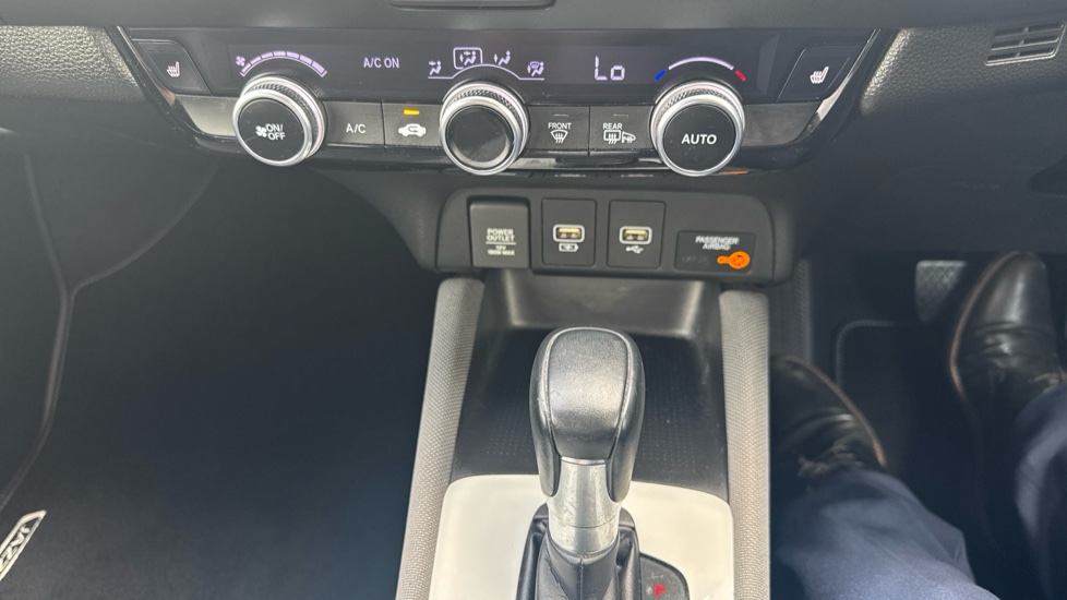 Honda Jazz 1.5 i-MMD Hybrid Crosstar EX 5dr eCVT Hybrid Hatchback - Image 19