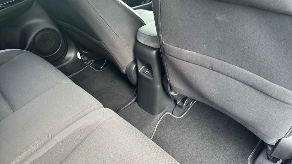 Honda Jazz 1.5 i-MMD Hybrid Crosstar EX 5dr eCVT Hybrid Hatchback - Image 26