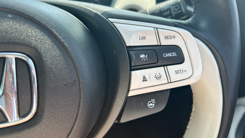 Honda Jazz 1.5 i-MMD Hybrid EX 5dr eCVT Hybrid Hatchback - Image 15
