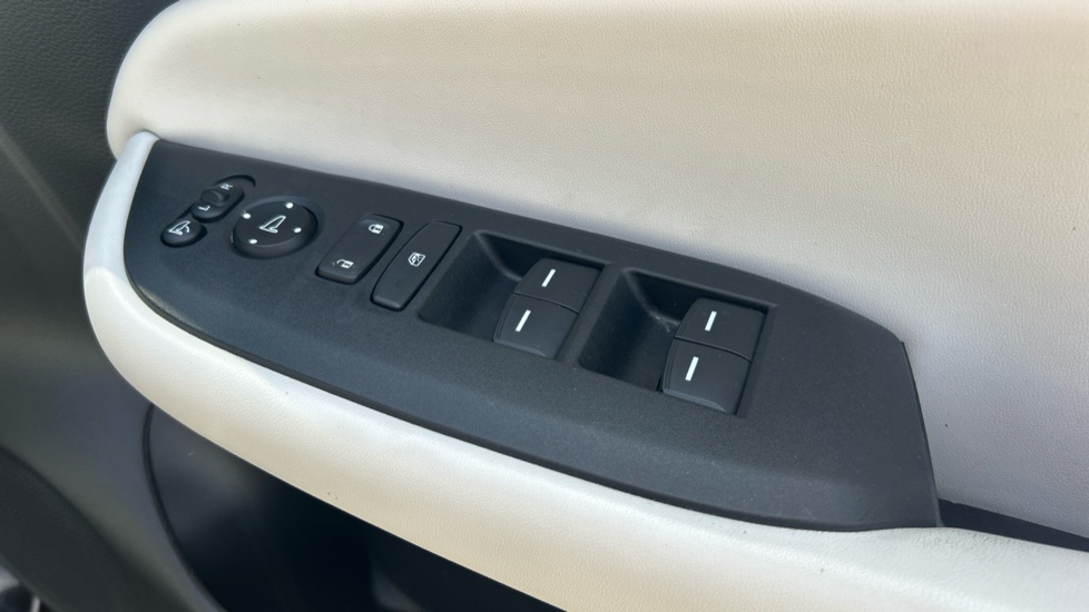 Honda Jazz 1.5 i-MMD Hybrid EX 5dr eCVT Hybrid Hatchback - Image 33