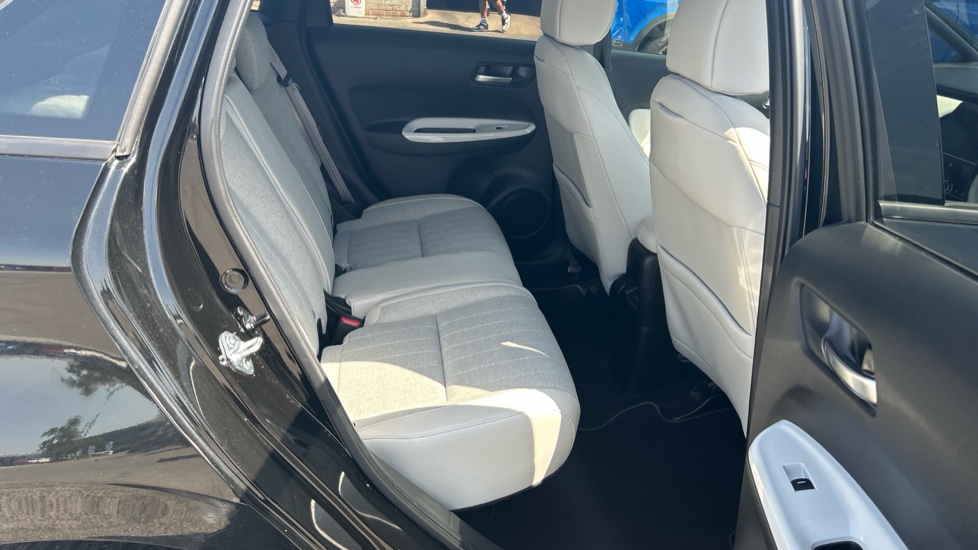 Honda Jazz 1.5 i-MMD Hybrid EX 5dr eCVT Hybrid Hatchback - Image 34