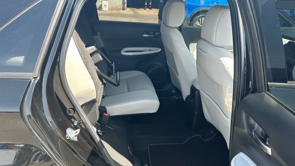 Honda Jazz 1.5 i-MMD Hybrid EX 5dr eCVT Hybrid Hatchback - Image 35