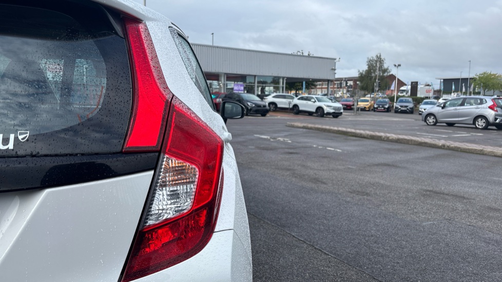 Honda Jazz 1.5 i-VTEC Sport 5dr CVT Petrol Hatchback - Image 13