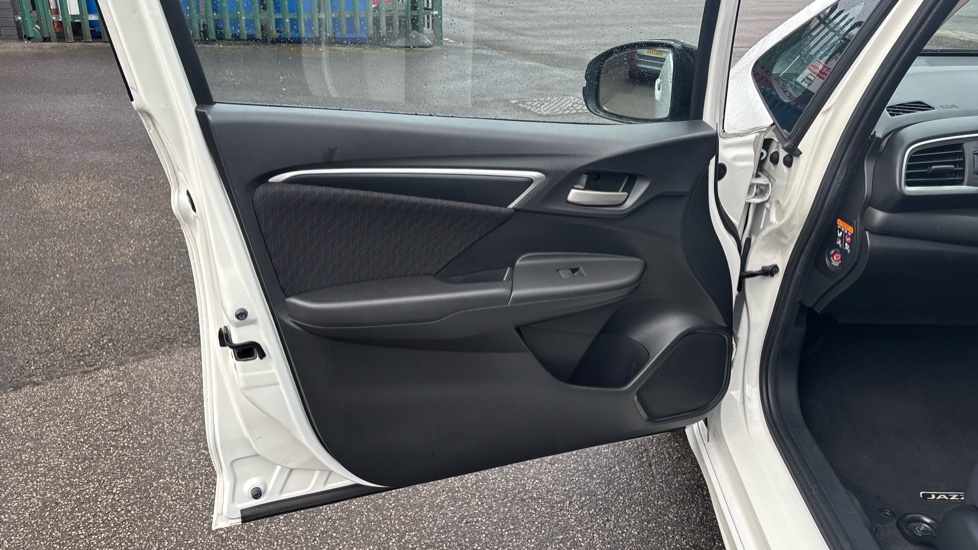 Honda Jazz 1.5 i-VTEC Sport 5dr CVT Petrol Hatchback - Image 24