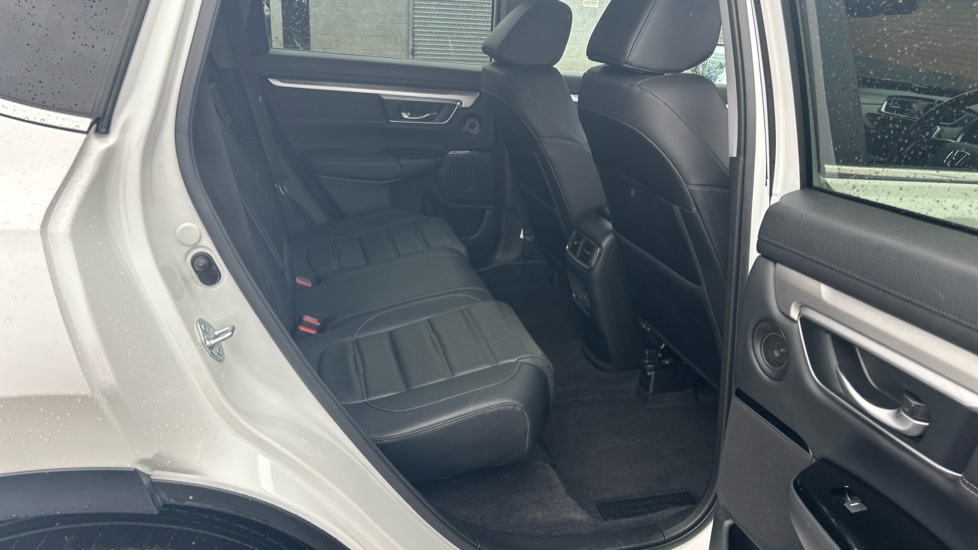 Honda CR-V 2.0 i-MMD Hybrid SR  2WD 5dr eCVT Hybrid Estate - Image 35