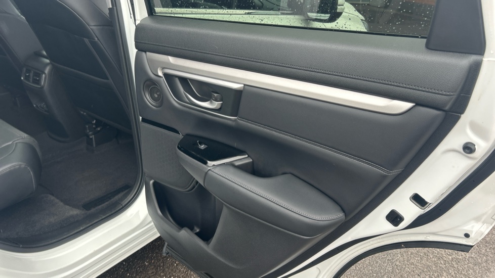 Honda CR-V 2.0 i-MMD Hybrid SR  2WD 5dr eCVT Hybrid Estate - Image 36