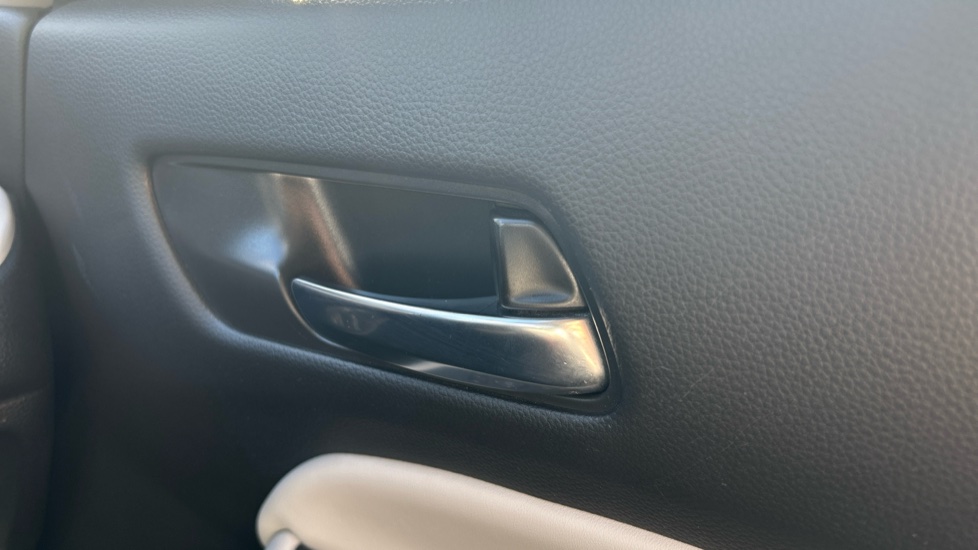 Honda Jazz 1.5 i-MMD Hybrid EX 5dr eCVT Hybrid Hatchback - Image 20