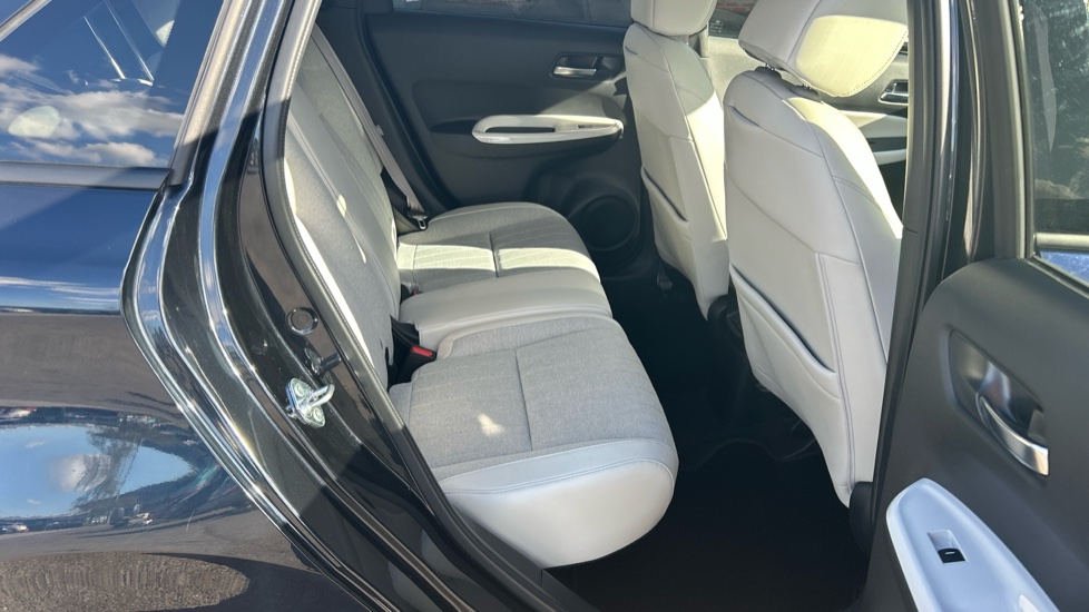 Honda Jazz 1.5 i-MMD Hybrid EX 5dr eCVT Hybrid Hatchback - Image 36
