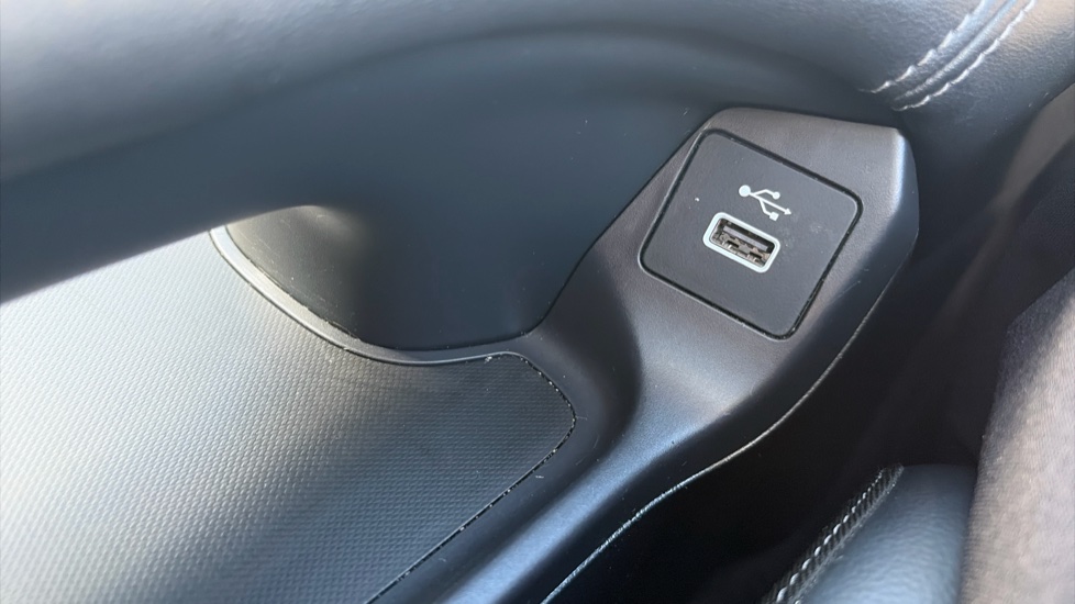 Honda Zr-V 2.0 eHEV Advance 5dr CVT Hybrid Estate - Image 27