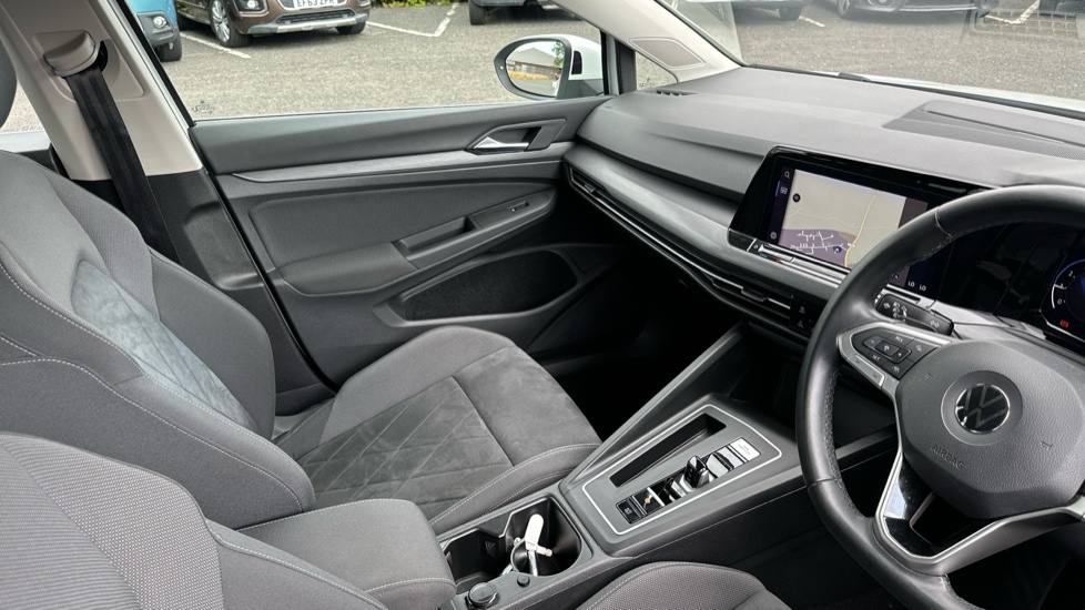 Volkswagen Golf 1.5 eTSI Style 5dr DSG Petrol Hatchback - Image 14