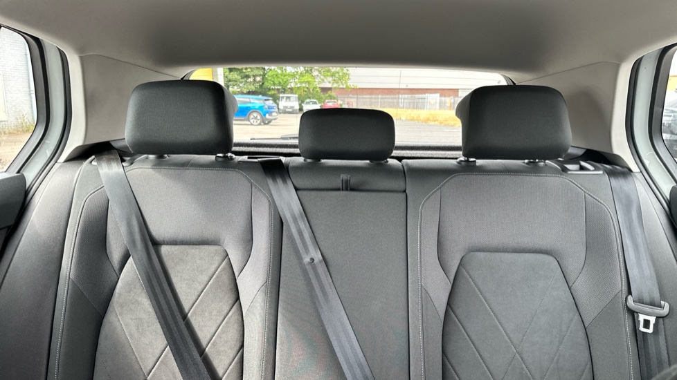 Volkswagen Golf 1.5 eTSI Style 5dr DSG Petrol Hatchback - Image 15