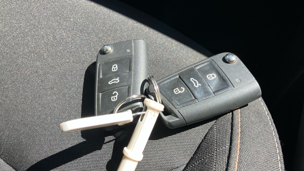 Skoda Kamiq 1.0 TSI 95 SE Drive 5dr Petrol Hatchback - Image 19
