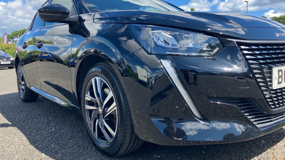 Peugeot 208 1.2 PureTech 100 Allure Premium + 5dr EAT8 Petrol Hatchback - Image 8