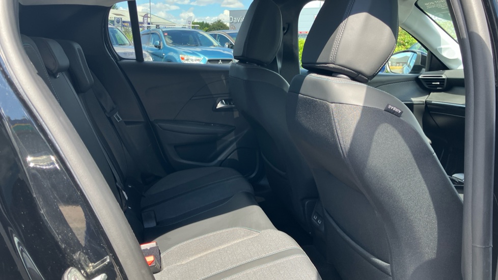 Peugeot 208 1.2 PureTech 100 Allure Premium + 5dr EAT8 Petrol Hatchback - Image 16