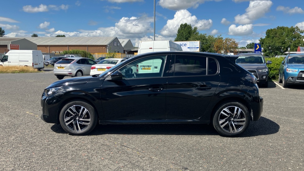 Peugeot 208 1.2 PureTech 100 Allure Premium + 5dr EAT8 Petrol Hatchback - Image 24