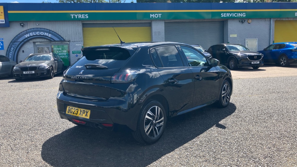 Peugeot 208 1.2 PureTech 100 Allure Premium + 5dr EAT8 Petrol Hatchback - Image 27