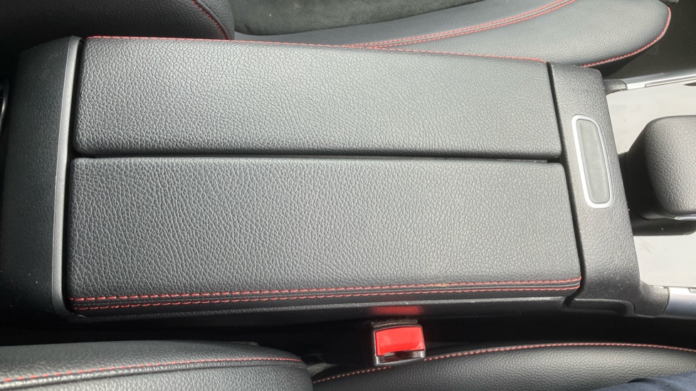 Mercedes-Benz GLA 200 AMG Line 5dr Auto Petrol Hatchback - Image 35