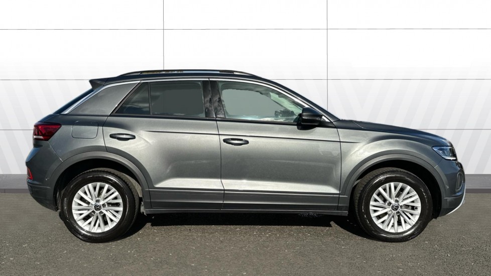 Volkswagen T-Roc 1.5 TSI Life 5dr DSG Petrol Hatchback - Image 5