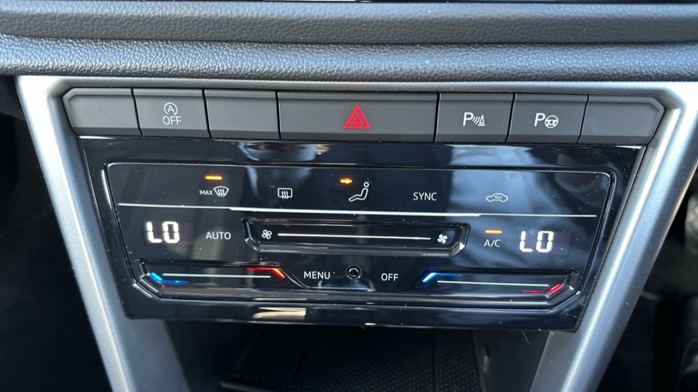 Volkswagen T-Roc 1.5 TSI Life 5dr DSG Petrol Hatchback - Image 19
