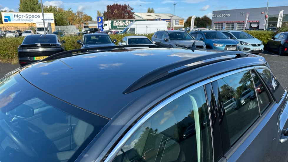 Volkswagen T-Roc 1.5 TSI Life 5dr DSG Petrol Hatchback - Image 22