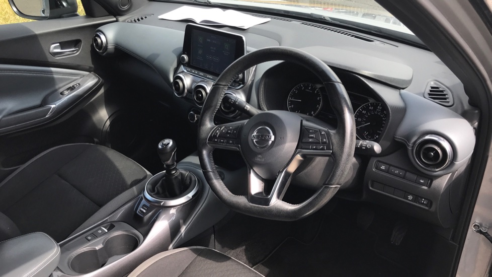 Nissan Juke 1.0 DiG-T N-Connecta 5dr Petrol Hatchback - Image 11