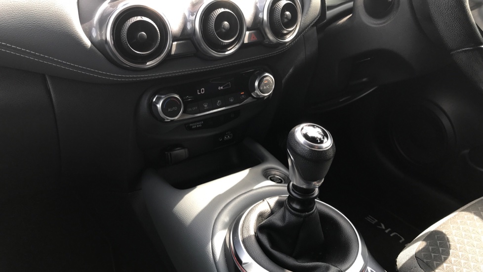 Nissan Juke 1.0 DiG-T N-Connecta 5dr Petrol Hatchback - Image 13