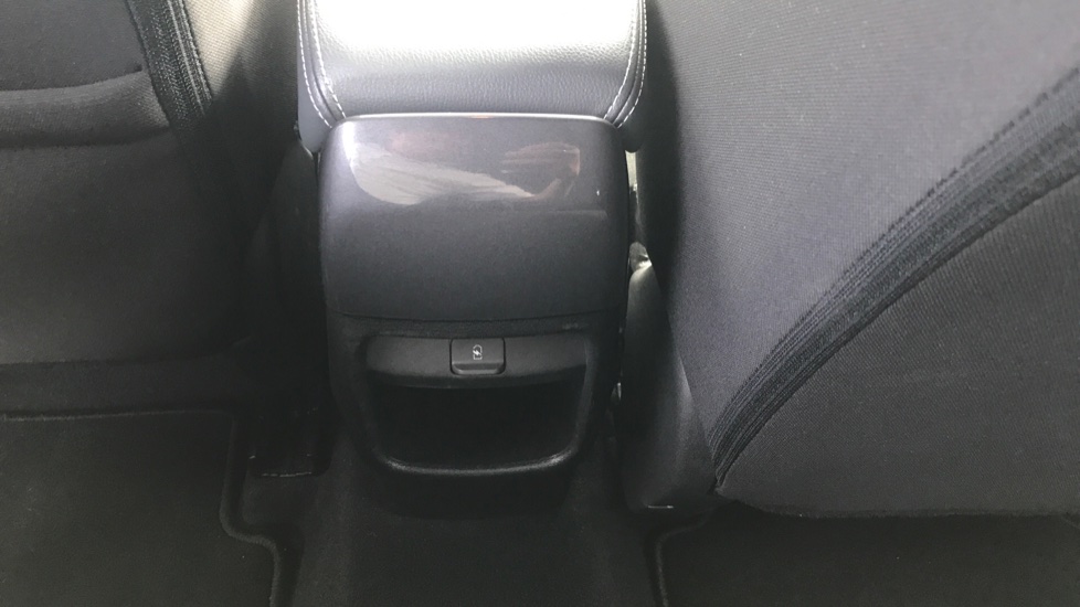 Nissan Juke 1.0 DiG-T N-Connecta 5dr Petrol Hatchback - Image 21