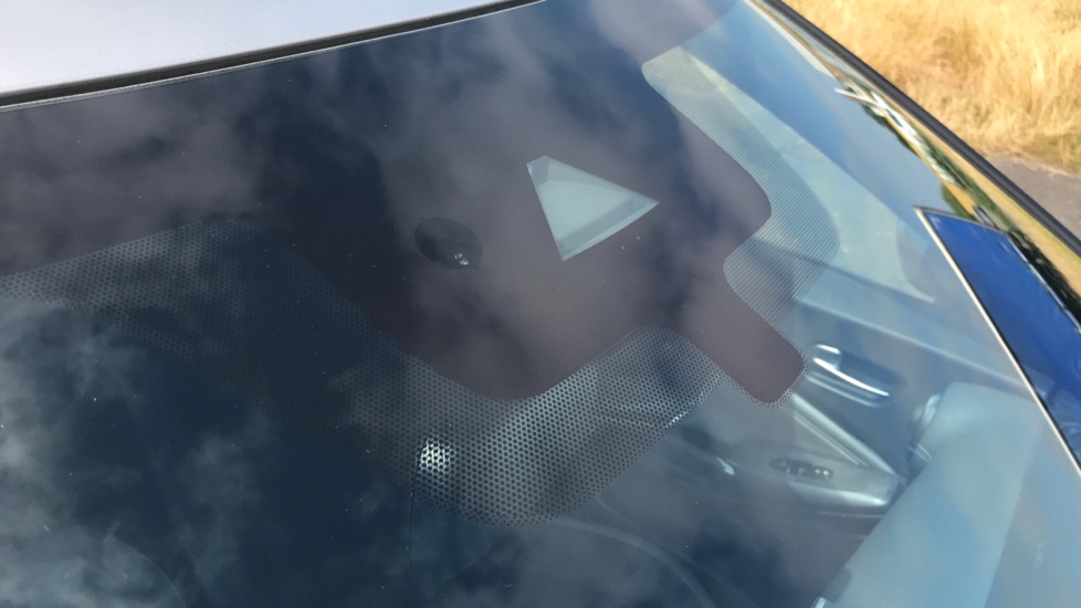 Nissan Juke 1.0 DiG-T N-Connecta 5dr Petrol Hatchback - Image 27