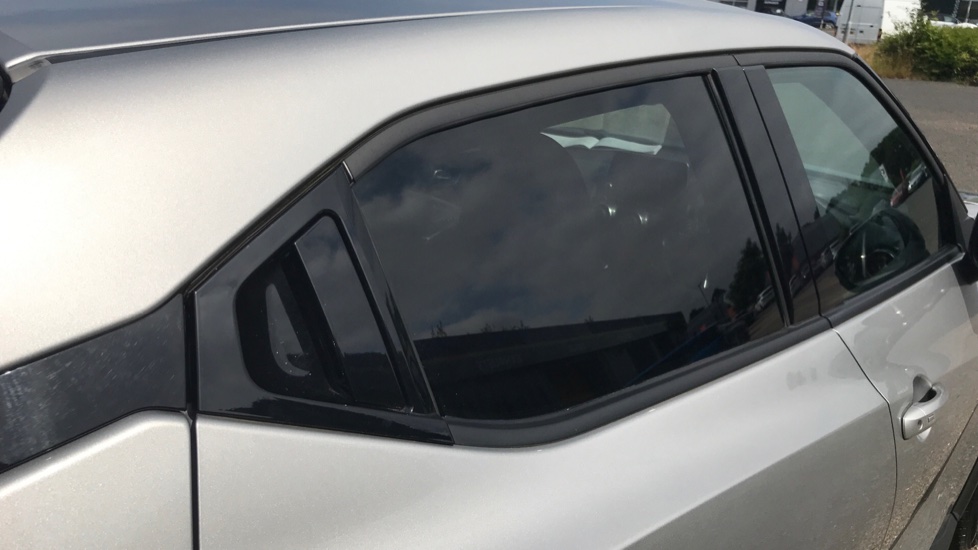 Nissan Juke 1.0 DiG-T N-Connecta 5dr Petrol Hatchback - Image 29