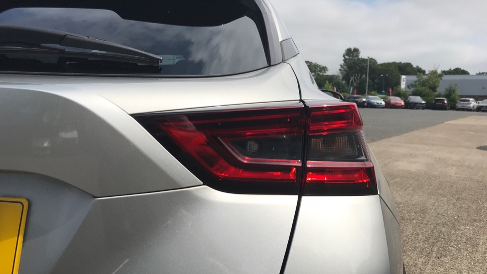 Nissan Juke 1.0 DiG-T N-Connecta 5dr Petrol Hatchback - Image 30