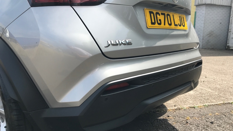 Nissan Juke 1.0 DiG-T N-Connecta 5dr Petrol Hatchback - Image 32