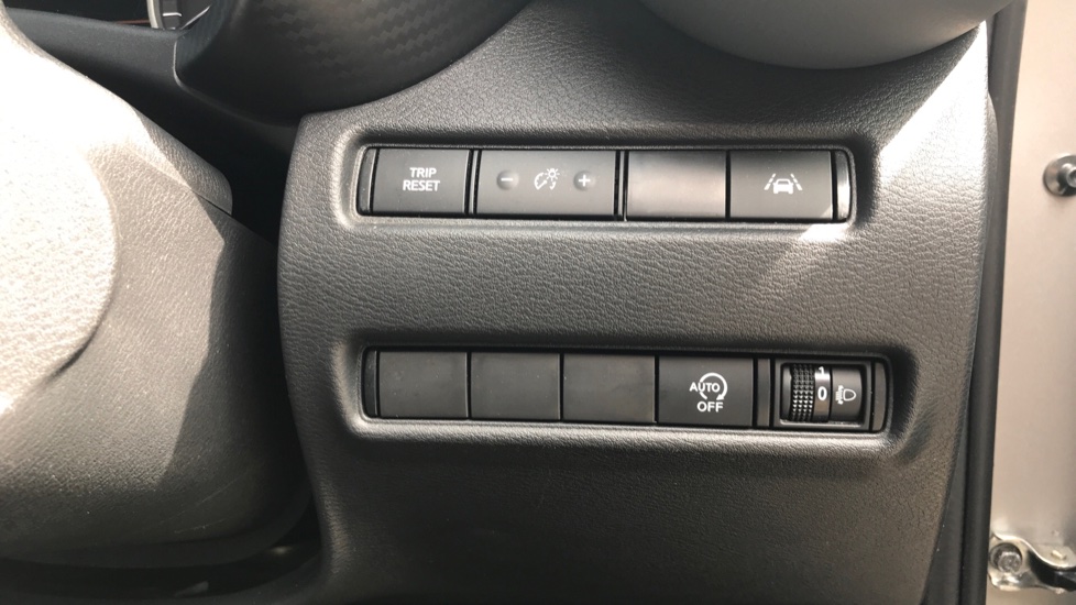 Nissan Juke 1.0 DiG-T N-Connecta 5dr Petrol Hatchback - Image 37