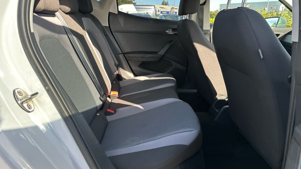 SEAT Arona 1.6 TDI SE Technology Lux [EZ] 5dr Diesel Hatchback - Image 16