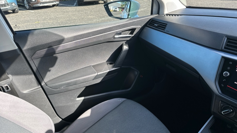 SEAT Arona 1.6 TDI SE Technology Lux [EZ] 5dr Diesel Hatchback - Image 41