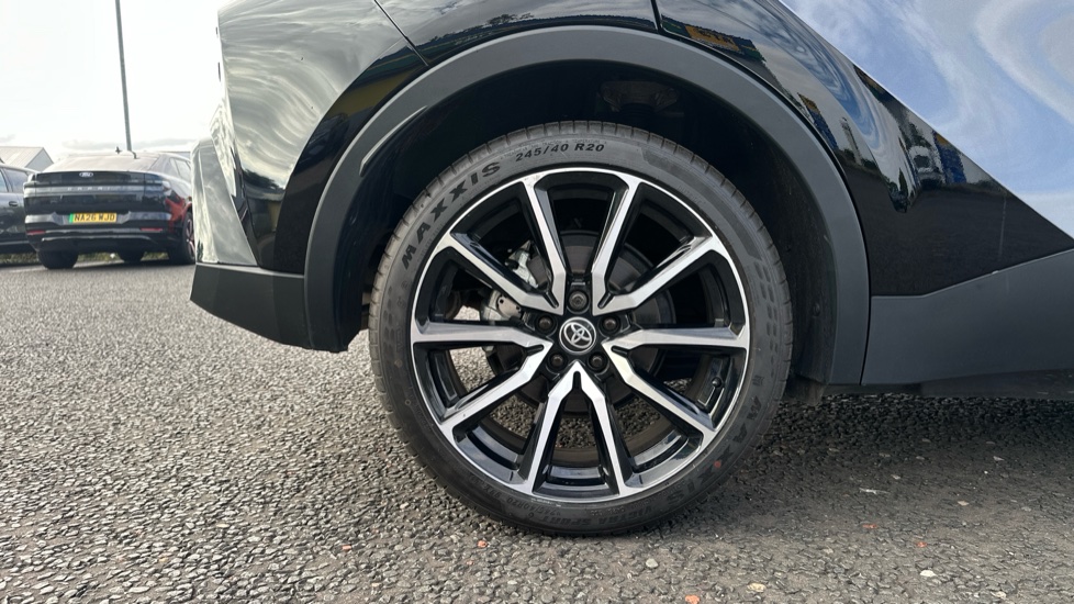 Toyota C-HR 2.0 PHEV GR Sport 5dr CVT Hatchback - Image 7