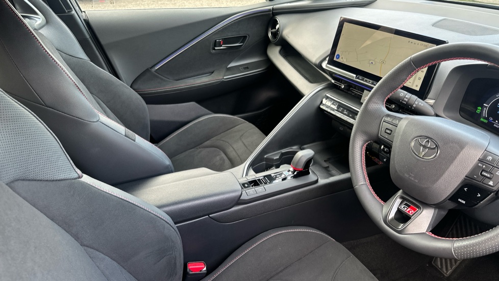 Toyota C-HR 2.0 PHEV GR Sport 5dr CVT Hatchback - Image 14