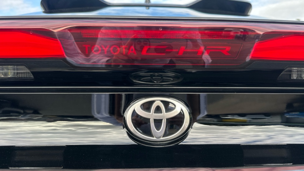 Toyota C-HR 2.0 PHEV GR Sport 5dr CVT Hatchback - Image 29