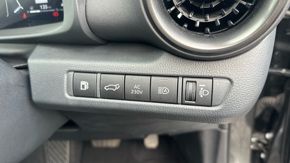 Toyota C-HR 2.0 PHEV GR Sport 5dr CVT Hatchback - Image 34