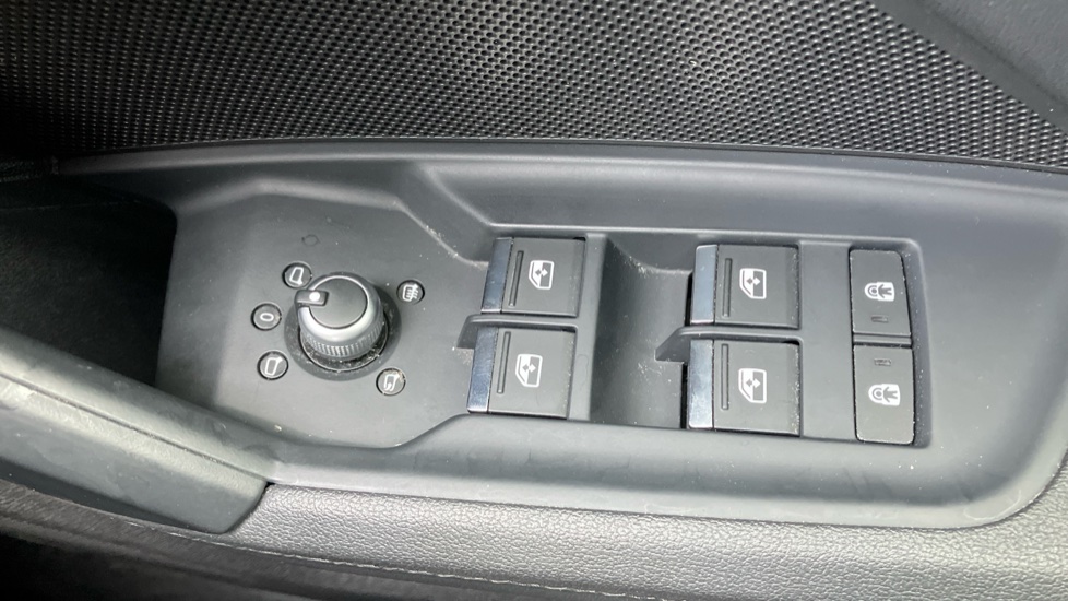 Audi A3 30 TFSI S Line 5dr S Tronic Petrol Hatchback - Image 23